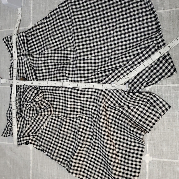 Who what wear, high waist short, size   2, colors black and white - Picture 7 of 11